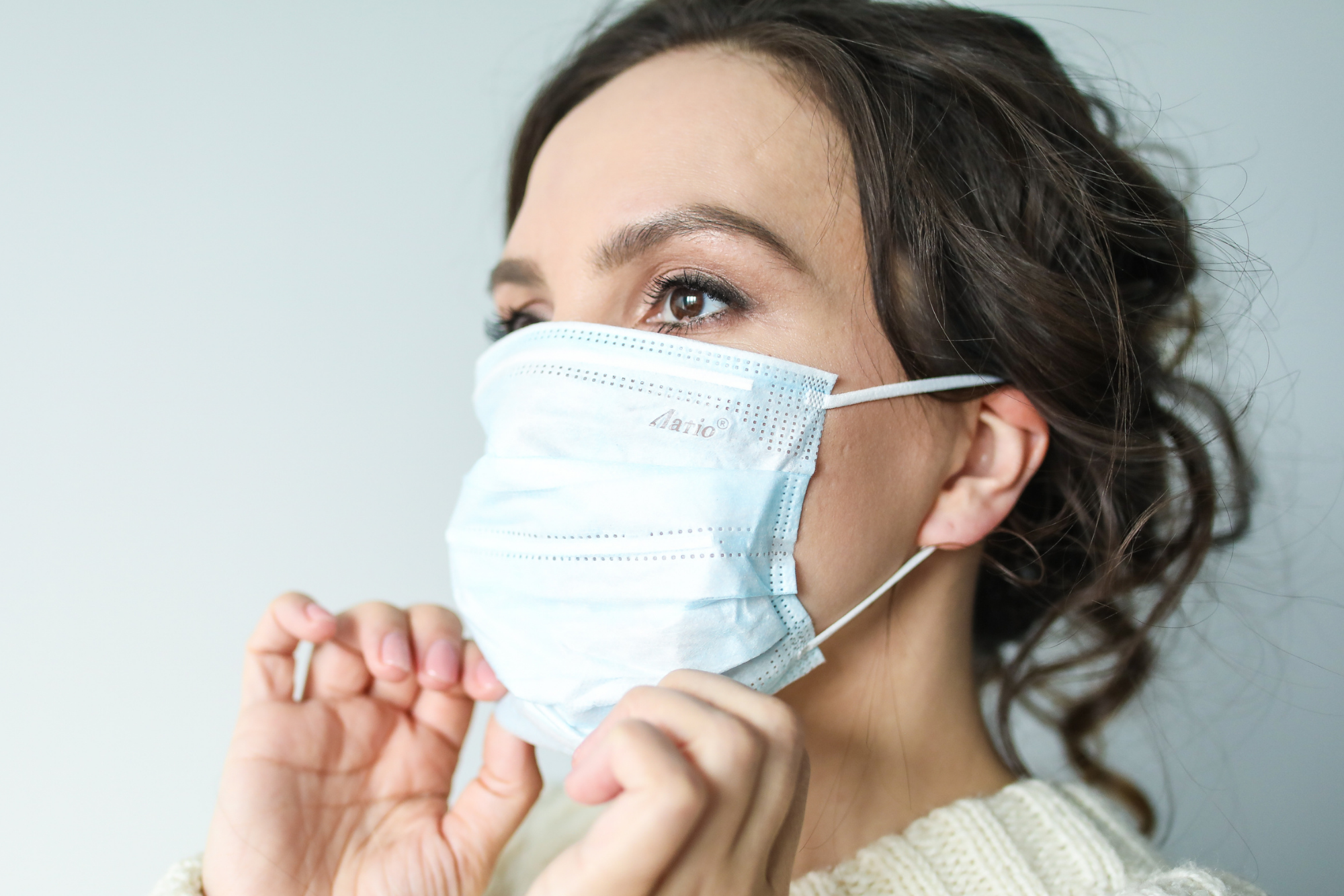 Woman Wearing Facemask to Prevent Virus | Medical Imaging Clinic Near Me | Fowler Simmons Radiology